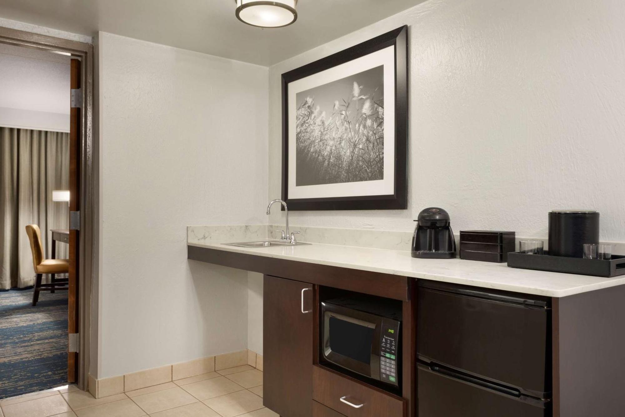 Embassy Suites By Hilton Columbus Bagian luar foto
