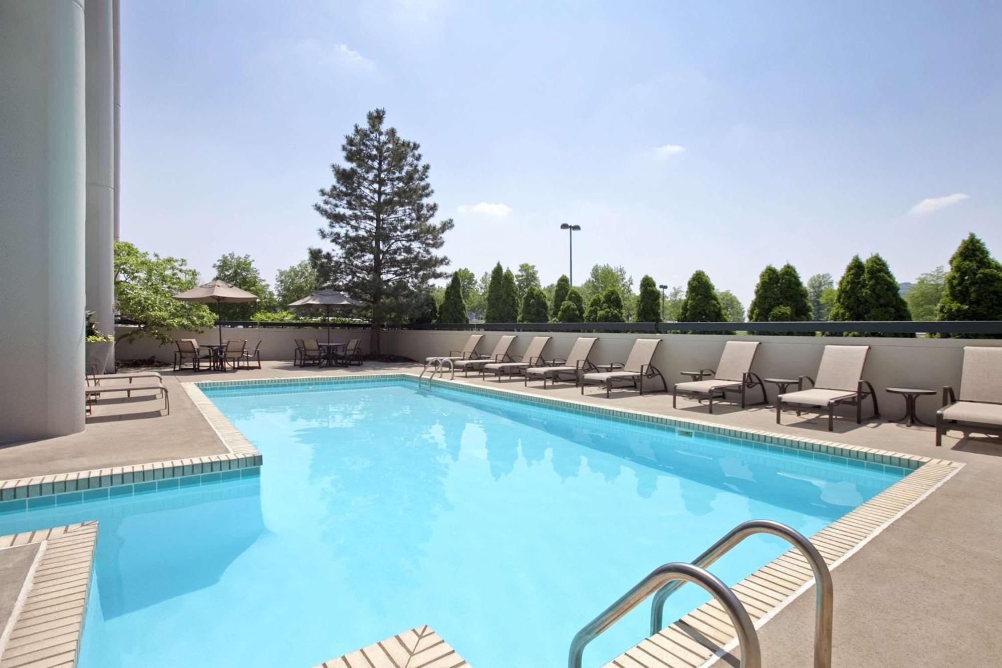 Embassy Suites By Hilton Columbus Bagian luar foto