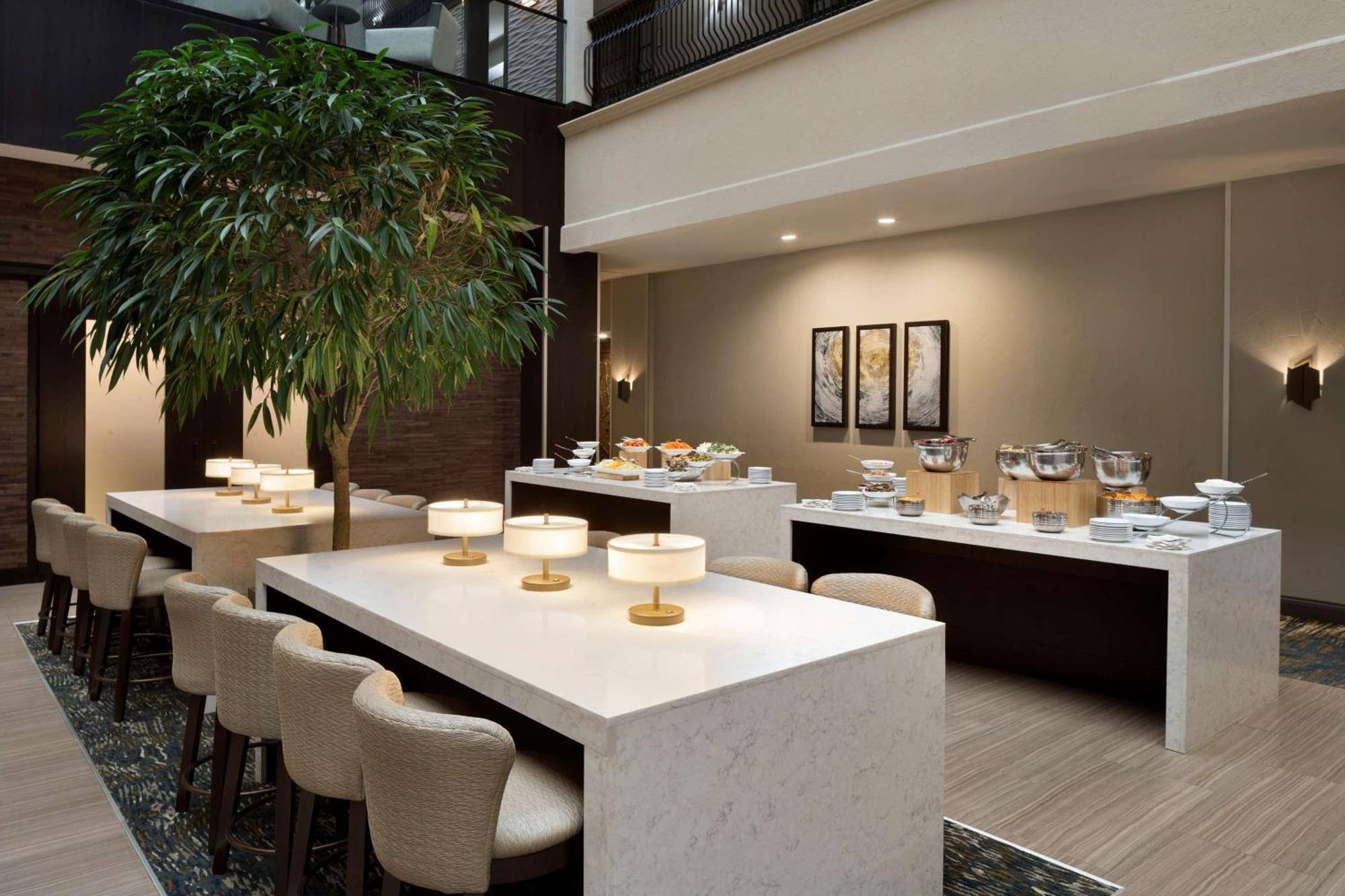 Embassy Suites By Hilton Columbus Bagian luar foto