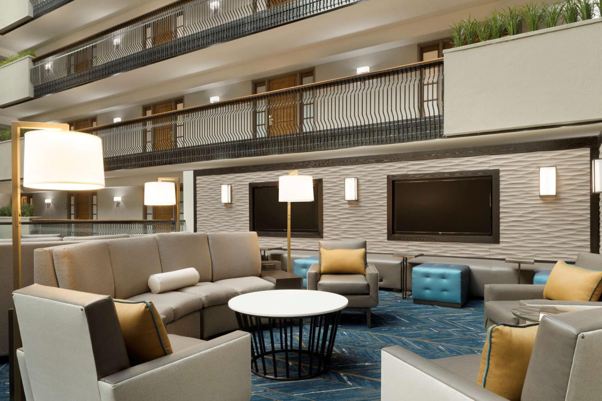 Embassy Suites By Hilton Columbus Bagian luar foto