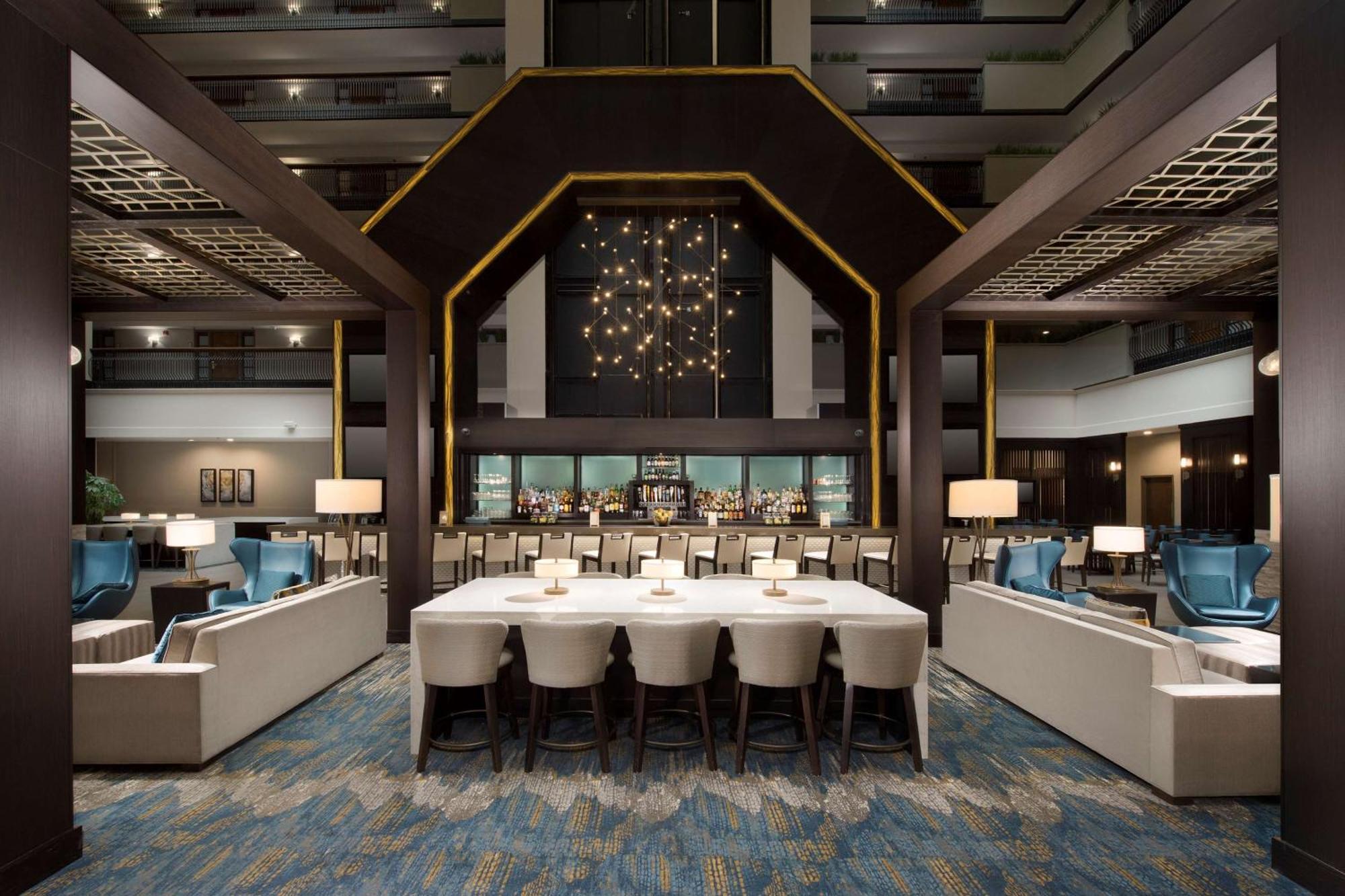 Embassy Suites By Hilton Columbus Bagian luar foto