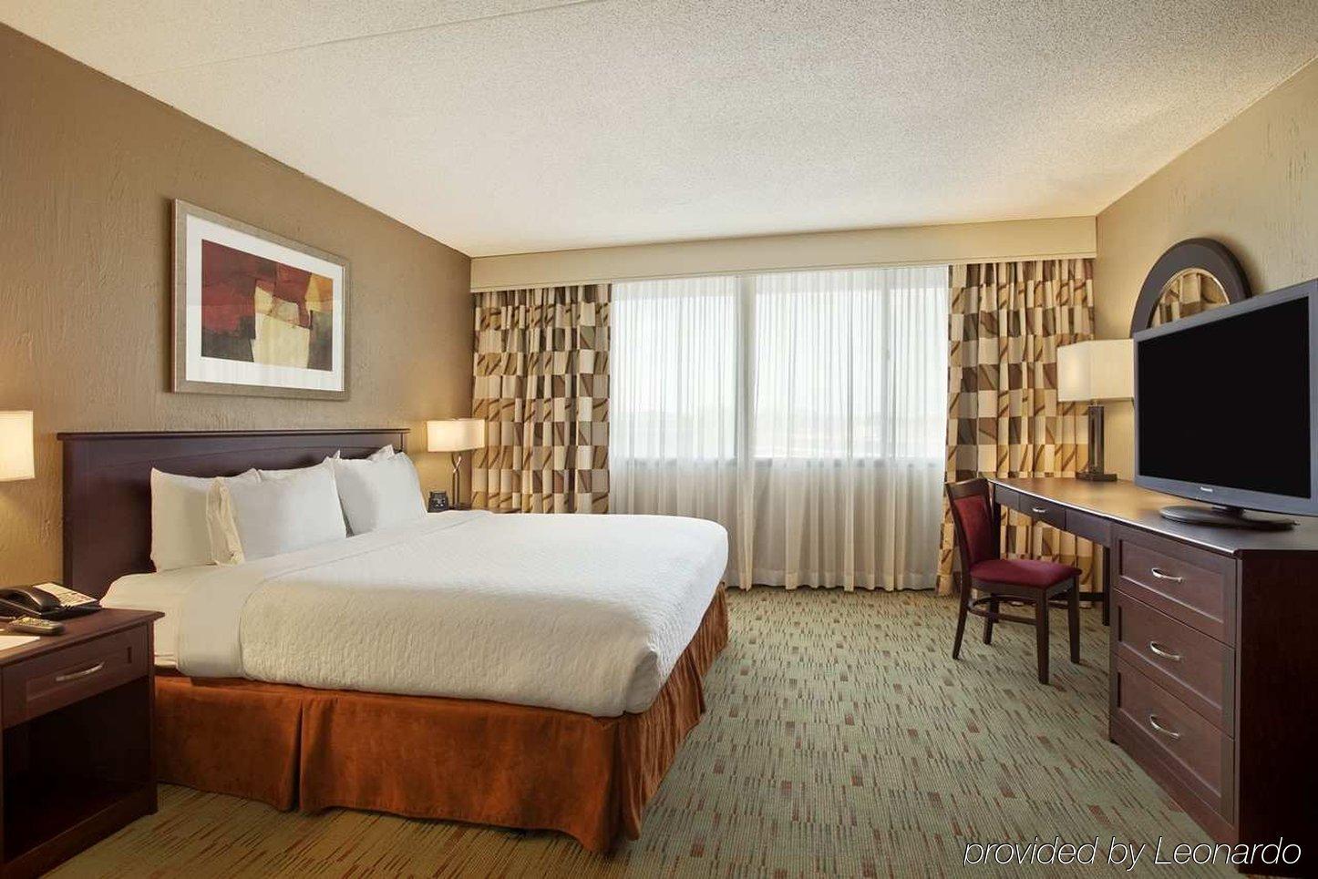 Embassy Suites By Hilton Columbus Bagian luar foto