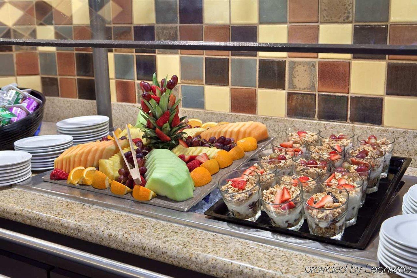 Embassy Suites By Hilton Columbus Restoran foto