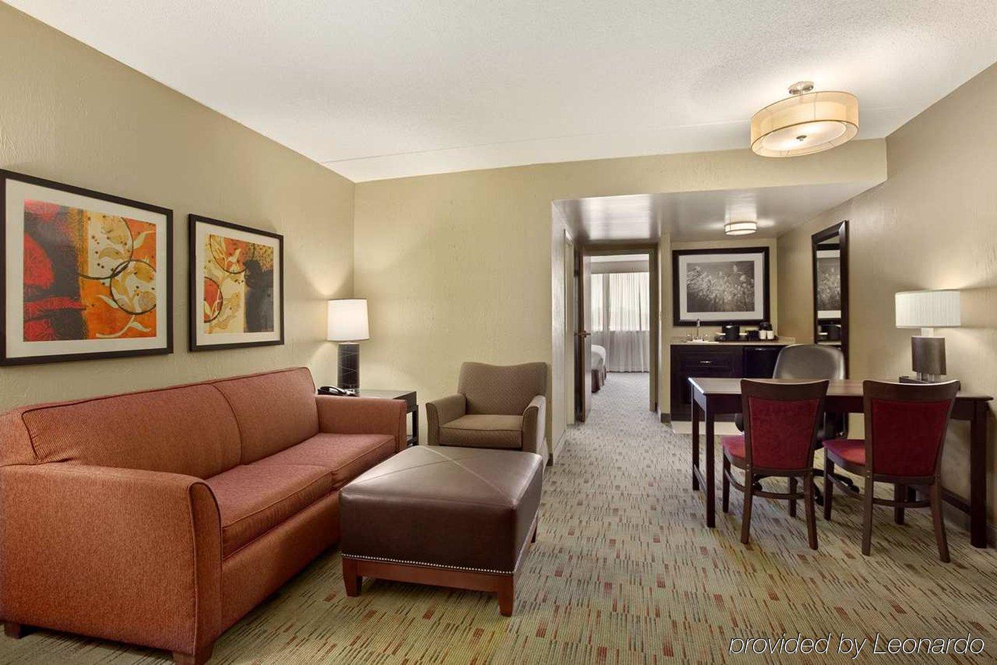Embassy Suites By Hilton Columbus Ruang foto